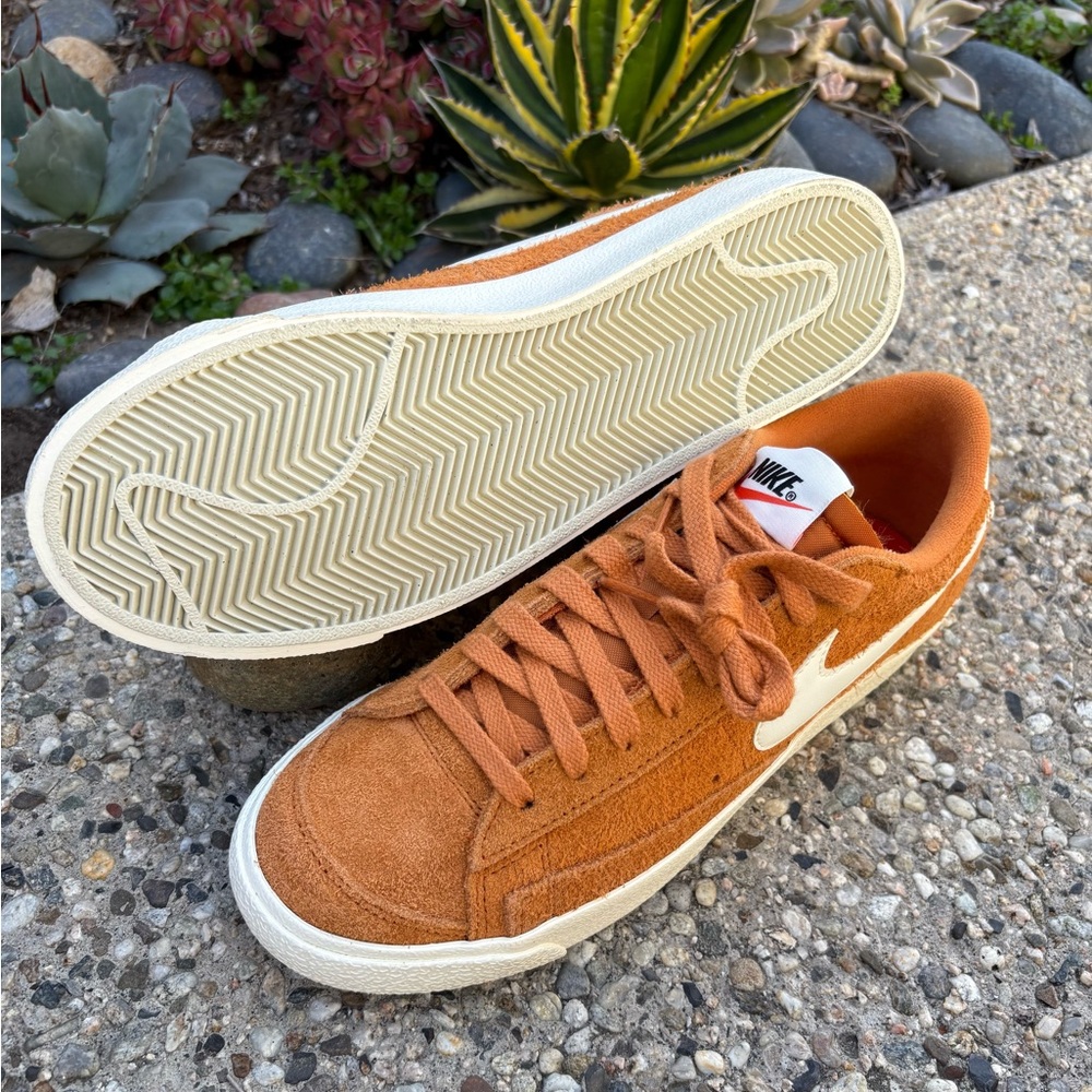 Nike Blazer Low Suede Sneakers - Picture 7 of 15